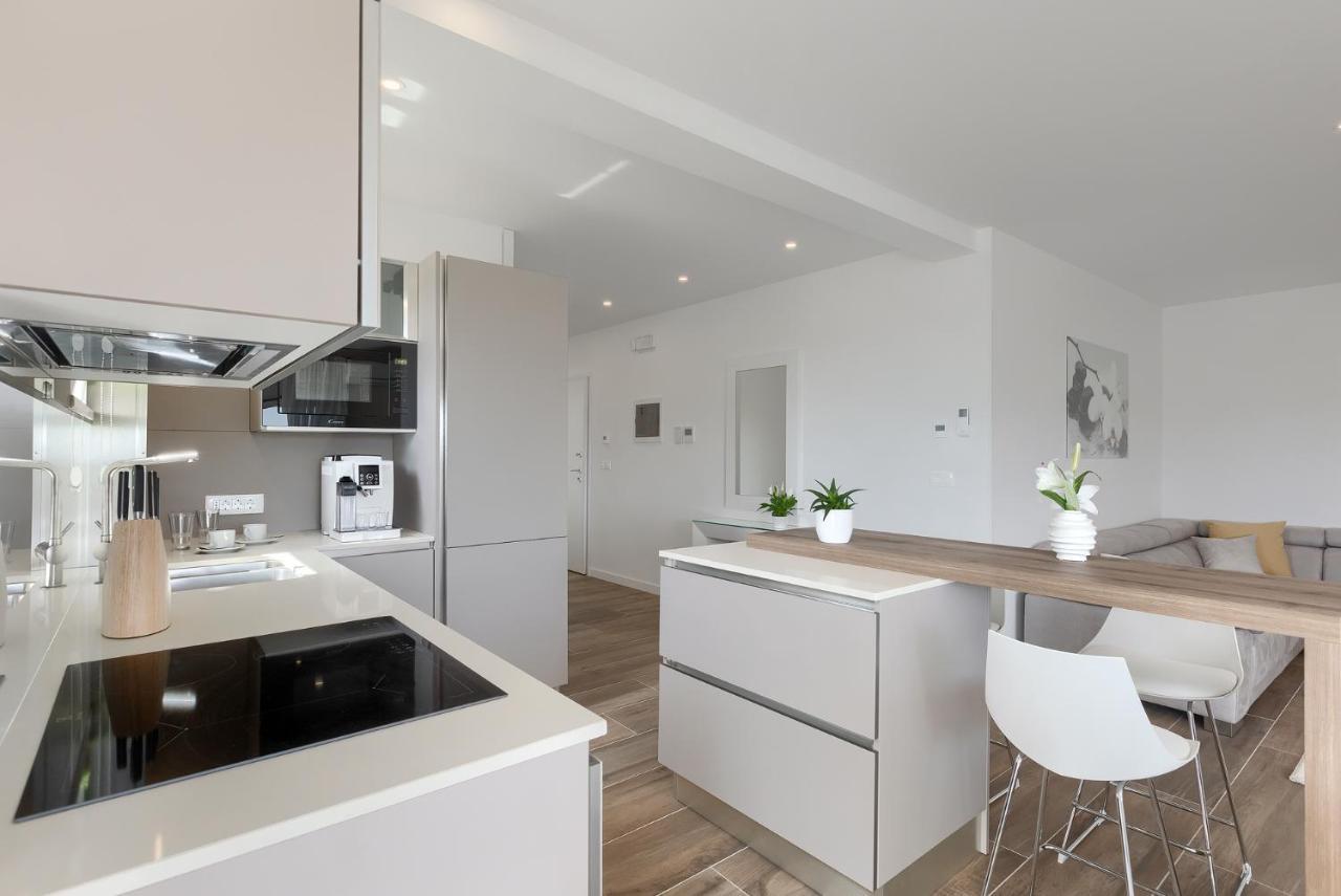 Exclusive Apartments Ellen & Micol-With 3 Free Mountain Bikes Pjescana Uvala Exterior foto